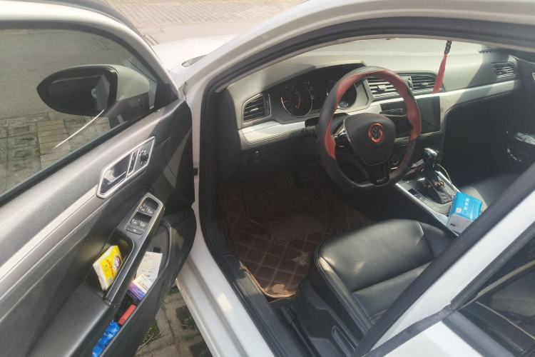 Used Volkswagen Lamando 2015 230TSI DSG Fashion Edition Driver Seat