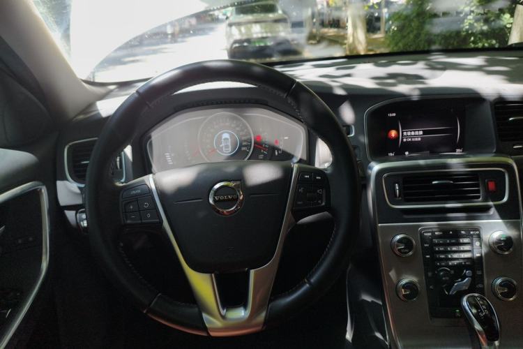 Used Volvo S60 2018 S60L T3 Smart Progress Edition
