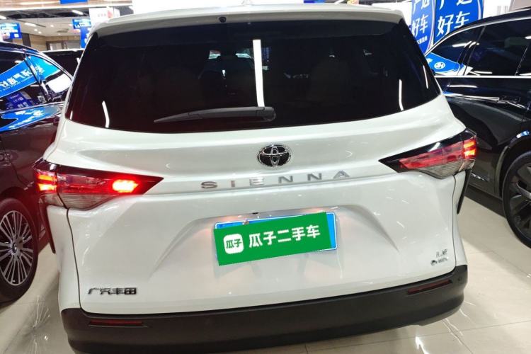 Used Toyota SIENNA 2024 2.5L Hybrid Comfort Edition Rear