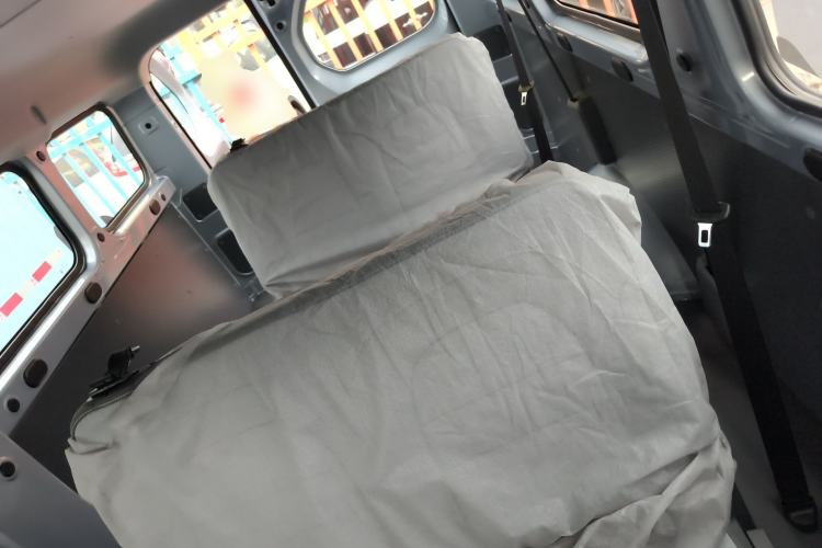 Used Wuling Yangguang 2024 300KM Comfort Version Passenger Van 75kW Left Rear Seat