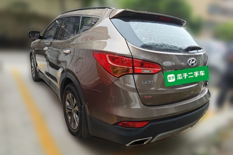 Used Hyundai Santa Fe 2013 2.4L Automatic Two-Wheel Drive Smart Version Rear Left 45 Deg