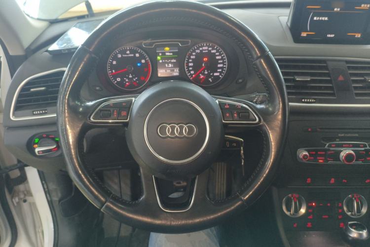 Used Audi Q3 2015 35 TFSI quattro Technology Edition
