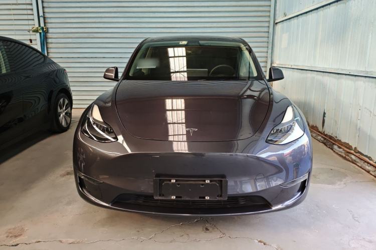 Used Tesla Model Y 2021 Long-Range All-Wheel-Drive Version