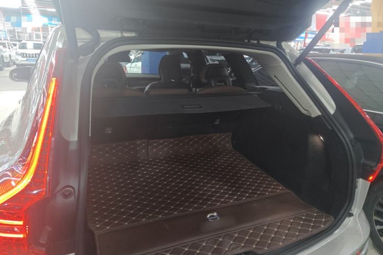 Used Volvo XC60 2019 T5 4x4 Zhiyuan Edition China VI Standard
