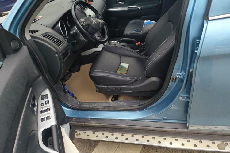 Used Mitsubishi ASX 2013 2.0L CVT Two-Wheel Drive Luxury Edition Left Front Seat