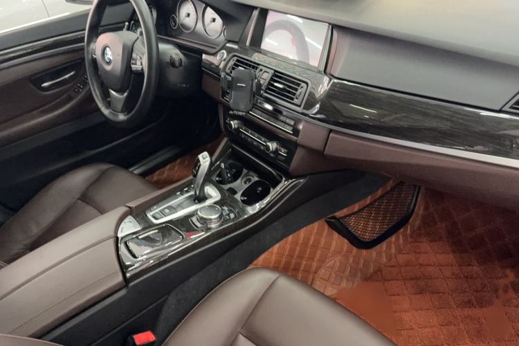 Used BMW 5 Series 2014 525Li Luxury Design Package
