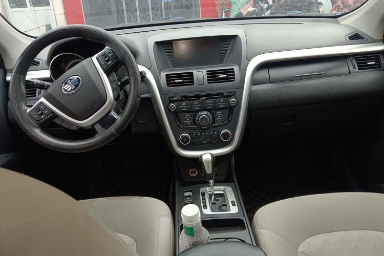 Used Bestune X80 2013 2.0L automatic comfort version