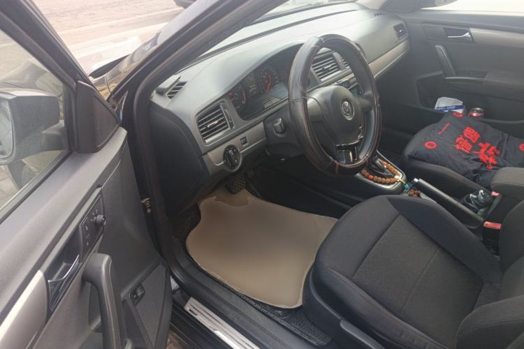 Used Volkswagen Lavida 2013 Revised Classic 1.6L Automatic Fashion Edition
