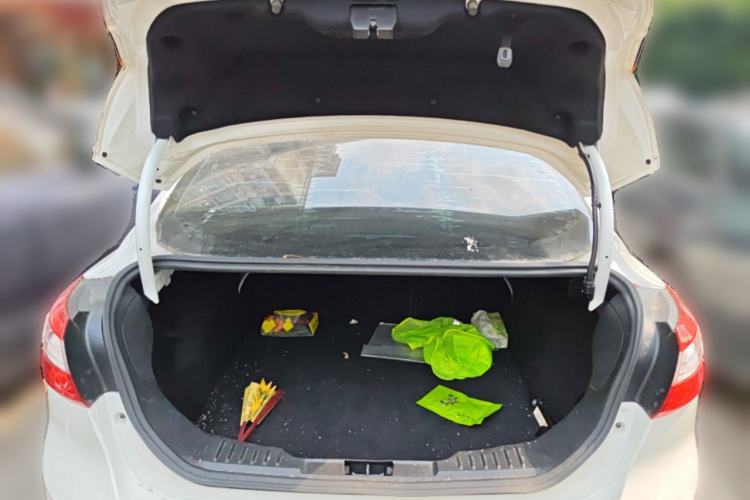 Used Ford Focus 2012 Sedan 1.6L Automatic Fashion Edition