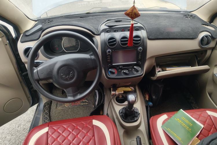 Used Wuling Hongguang 2010 1.4L Comfort Version Center Console
