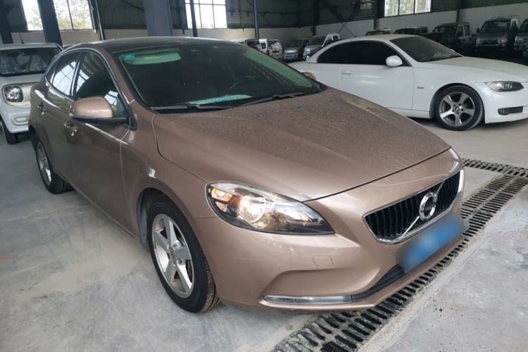 Used Volvo V40 2017 T3 Smart Edition
