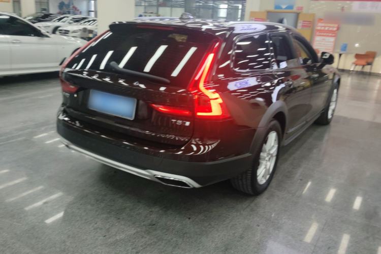 Used Volvo V90 2017 Cross Country T5 AWD Smart Range Edition