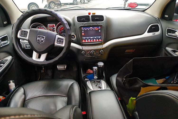 Used Dodge Journey 2013 2.4L Two-Wheel Drive Luxury Version