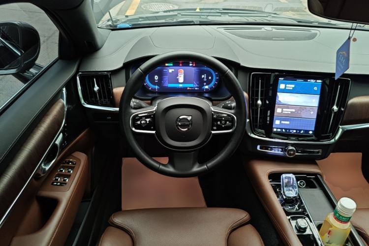 Used Volvo S90 2023 B5 Zhiyuan Luxury Edition
