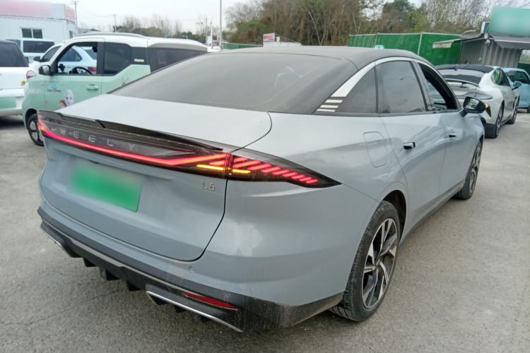 Used Geely Galaxy L6 2023 125km Starship