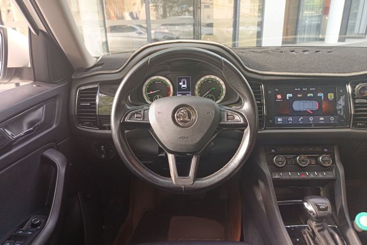 Used Skoda Kodiaq 2018 Facelifted TSI330 5-Seater Two-Wheel-Drive Luxury Enjoyment Edition