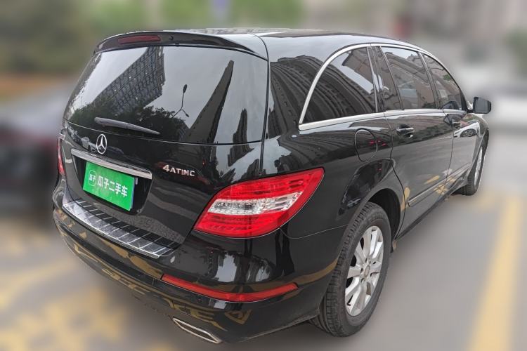 Used Mercedes-Benz R-Class 2017 R 320 4MATIC Business Edition Prestige Model
