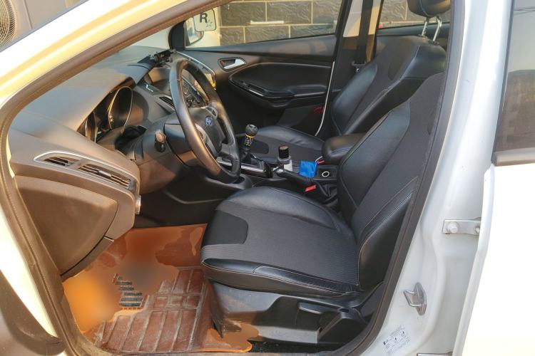 Used Ford Focus 2012 Sedan 1.6L Manual Fashion Edition
