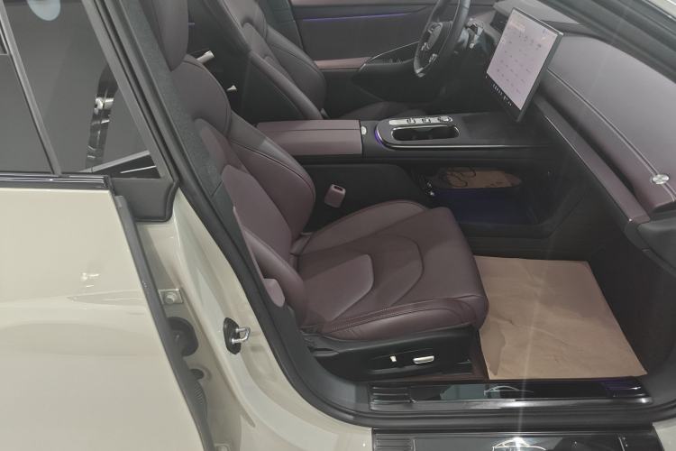 Used Xiaomi Auto SU7 2024 Rear-Drive Standard Founder Edition Right Front Seat