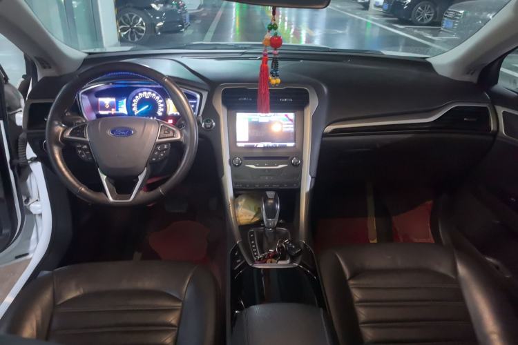 Used Ford Mondeo 2013 2.0L GTDi 200 Luxury Model Center Console