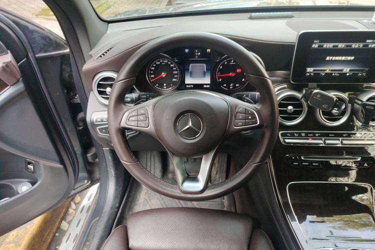 Used Mercedes-Benz GLC 2017 GLC 260 4MATIC Luxury Model
