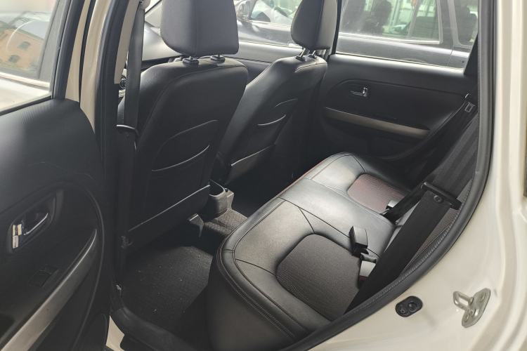 Used Great Wall M4 2014 1.5L Manual Elite Model Interior 6