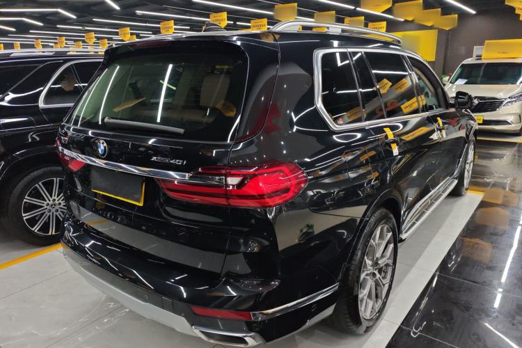 Used BMW X7 2021 xDrive40i Luxury Package with Leading Features
