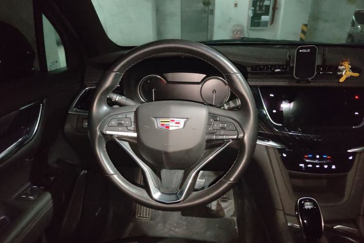 Used Cadillac XT6 2022 2.0T Six-Seater Two-Wheel-Drive Luxury Version
