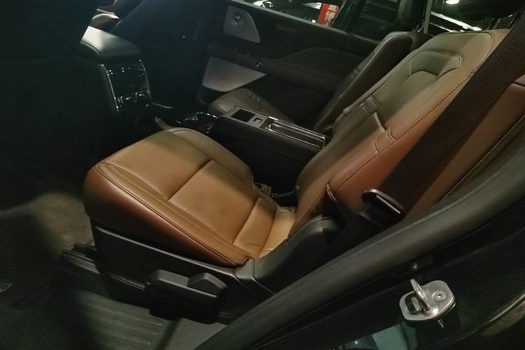 Used Lincoln Aviator 2020 3.0T V6 All-Wheel Drive Executive Version
