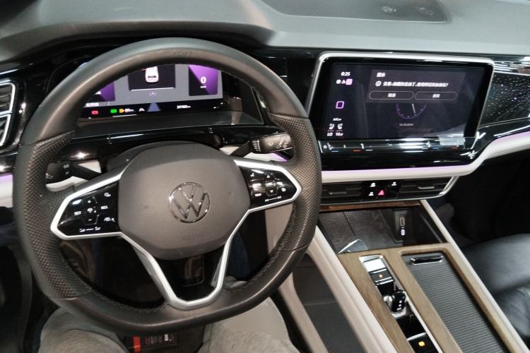 Used Volkswagen Teramont 2021 380TSI Four-Wheel Drive Prestige Flagship Edition Center Console