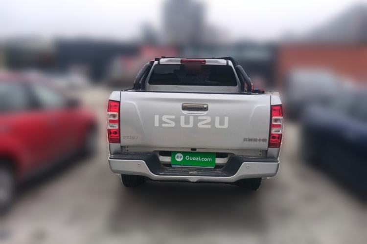 Used Isuzu D-MAX 2023 2.5T Manual 4x4 Diesel Flagship Long Wheelbase Exterior 4
