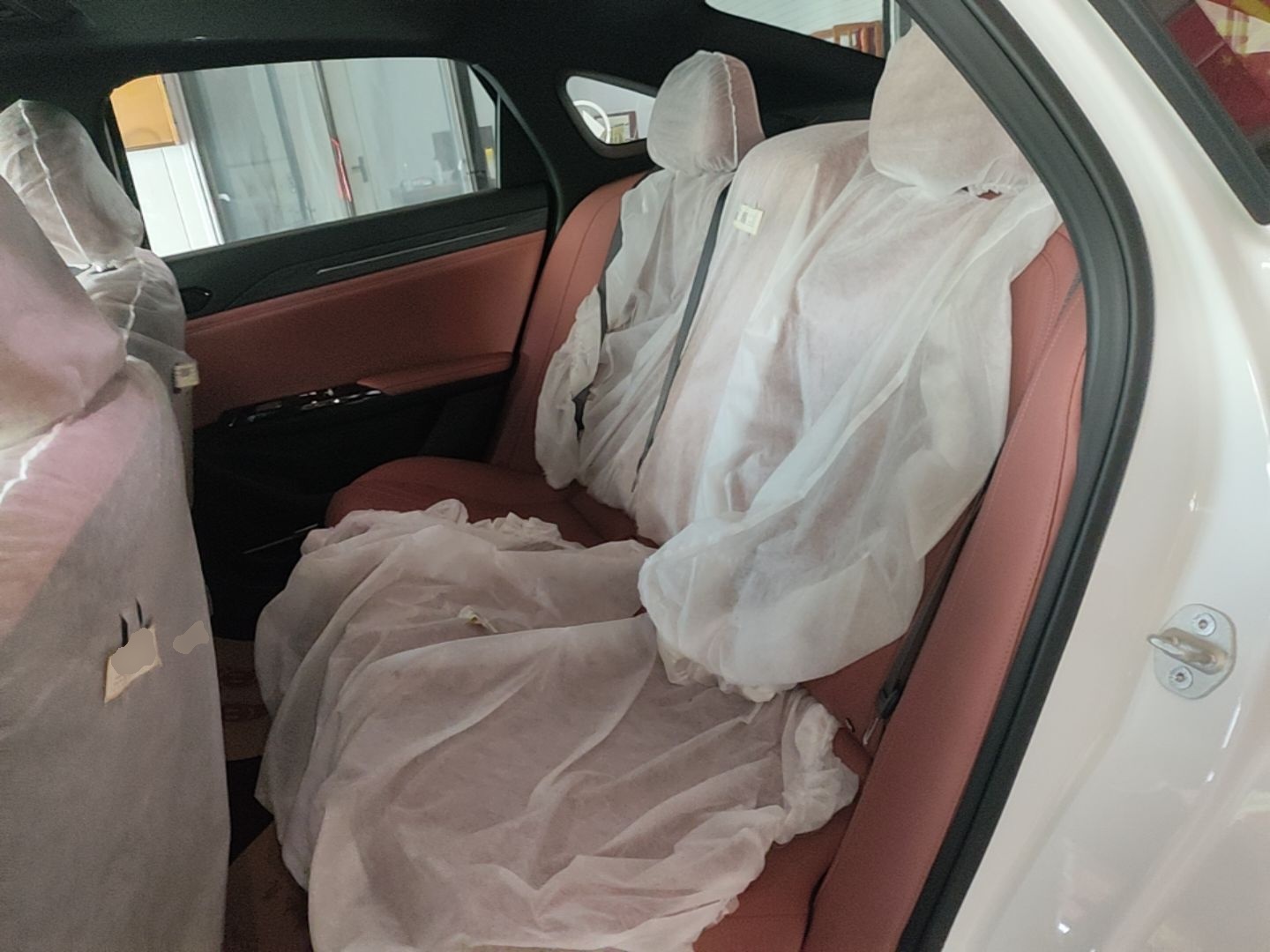 Geely Galaxy L6 2025 EM-i 140km Explorer+ Edition — снимка 20