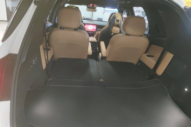 Used Lynk & Co 09 2021 2.0T Halo Six-Seater