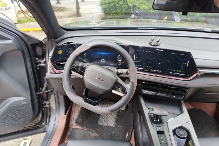 Used CHANGAN OSHAN X5 PLUS 2023 Revised Version 1.5T DCT Navigation Edition