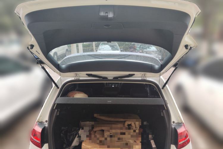 Used Volkswagen Golf 2017 1.6L Automatic Comfort Million-Vehicle Anniversary Edition