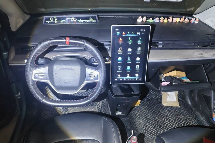 Used NETA V 2021 Standard Range Entertainment Version – Upgraded Model Center Console