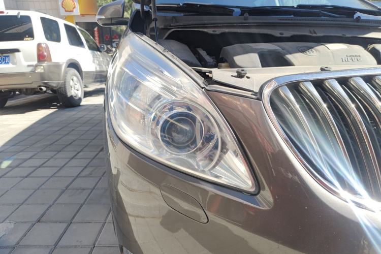 Used Buick GL8 2014 3.0L GT Luxury Business Haoya Edition Right Front Headlight