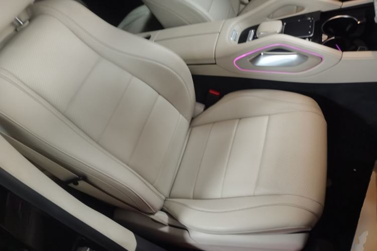 Used Mercedes-Benz GLE 2020 Restyled GLE 350 4MATIC Fashion Edition Right Front Seat