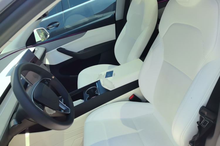 Used Tesla Model Y 2025 Rear-Wheel-Drive Version
