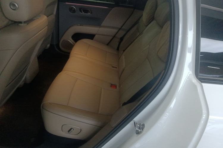 Used Li Auto i6 2025 Model Two-Wheel-Drive Standard Type