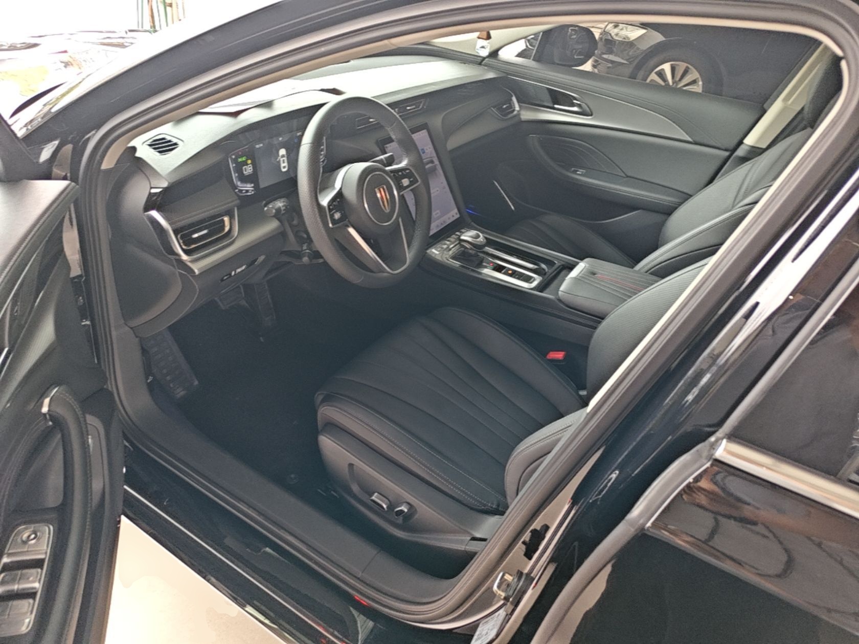 Hongqi H5 2024 1.5T DCT Smart Connect Flagship Edition - Chinese Trim Yun — снимка 17