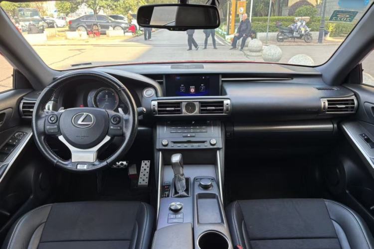 Used Lexus IS 2015 200t F SPORT
