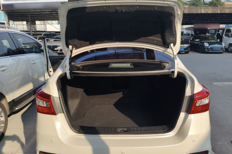 Used Nissan Sylphy 2016 1.6 XL CVT Luxury Edition Trunk