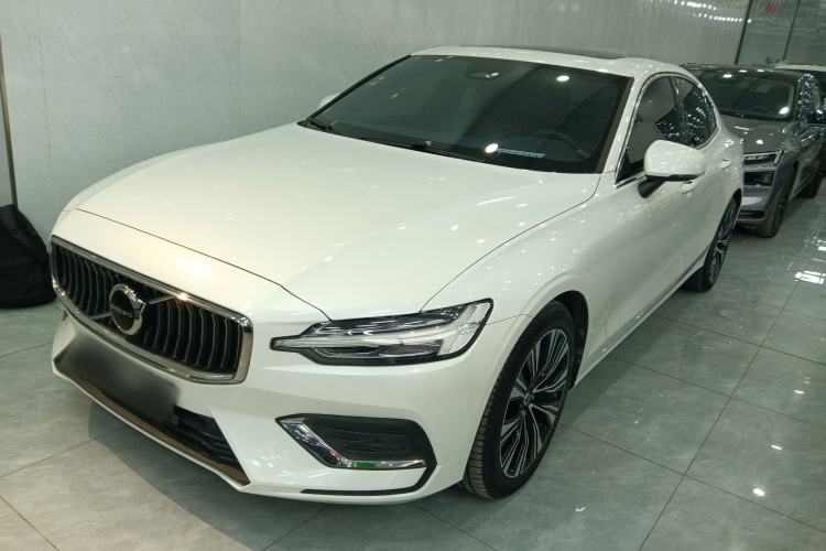 Used Volvo S60 2024 B4 Zhiyuan Luxury Edition