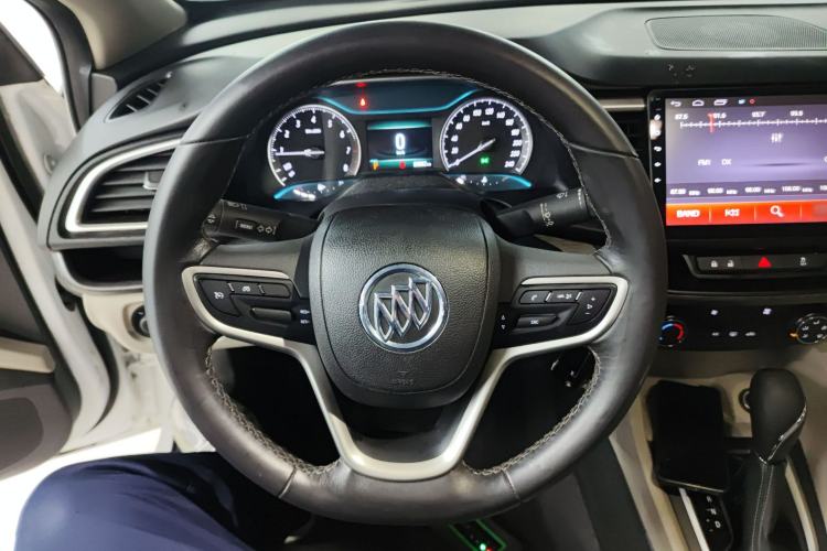 Used Buick GT 2018 15T Dual-Clutch Elite Model China V Standard Steering Wheel