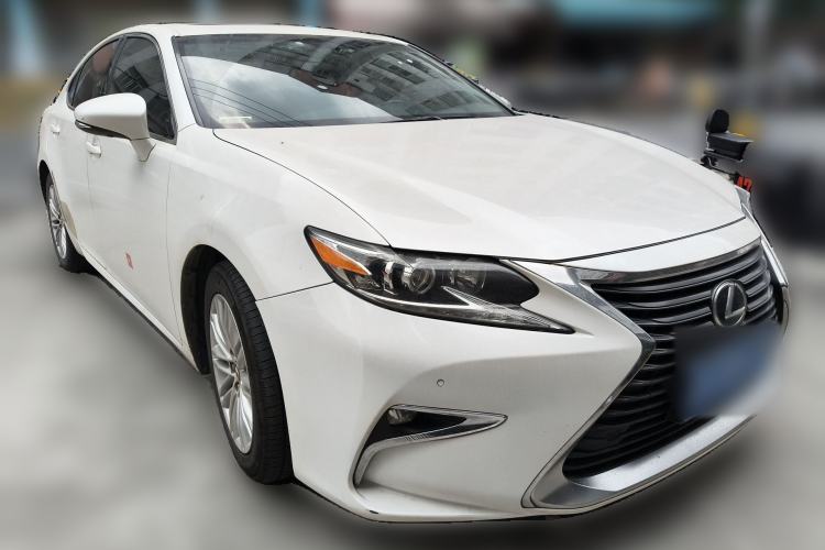 Used Lexus ES 2015 200 Elite Edition Front Right 45 Deg