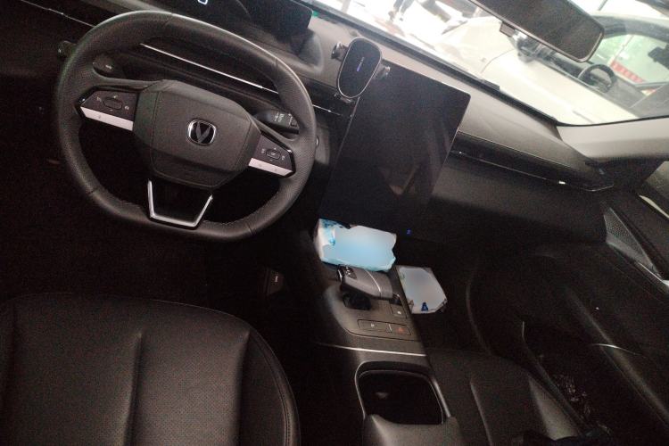 Used CHANGAN Eado 2024 1.5T GDI Automatic Prestige Edition Center Console