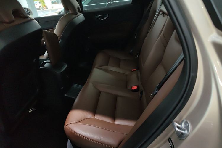 Used Volvo XC60 New Energy 2023 T8 Plug-in Hybrid Long-Range All-Wheel Drive Smart Luxury Edition