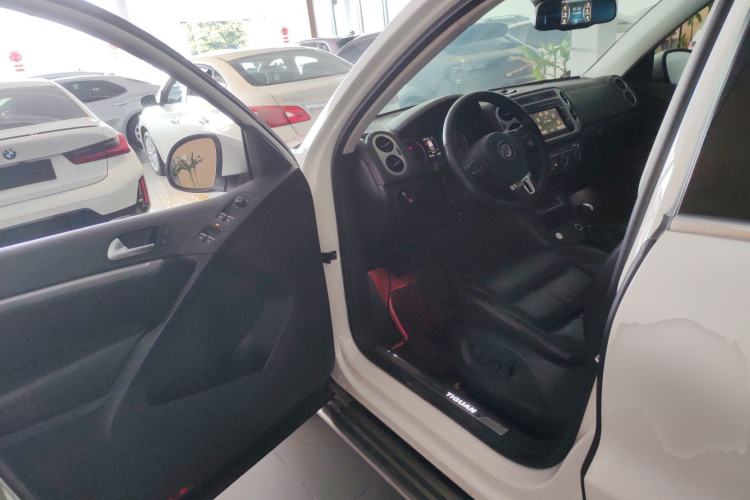 Used Volkswagen Tiguan 2015 1.8TSI Automatic All-Wheel-Drive Luxury Model Driver Seat