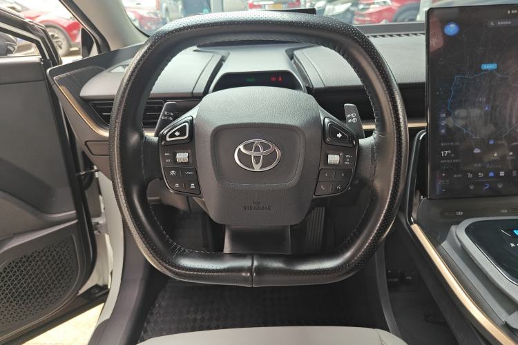 Used Toyota bZ3 2024 517 km Elite PRO Steering Wheel